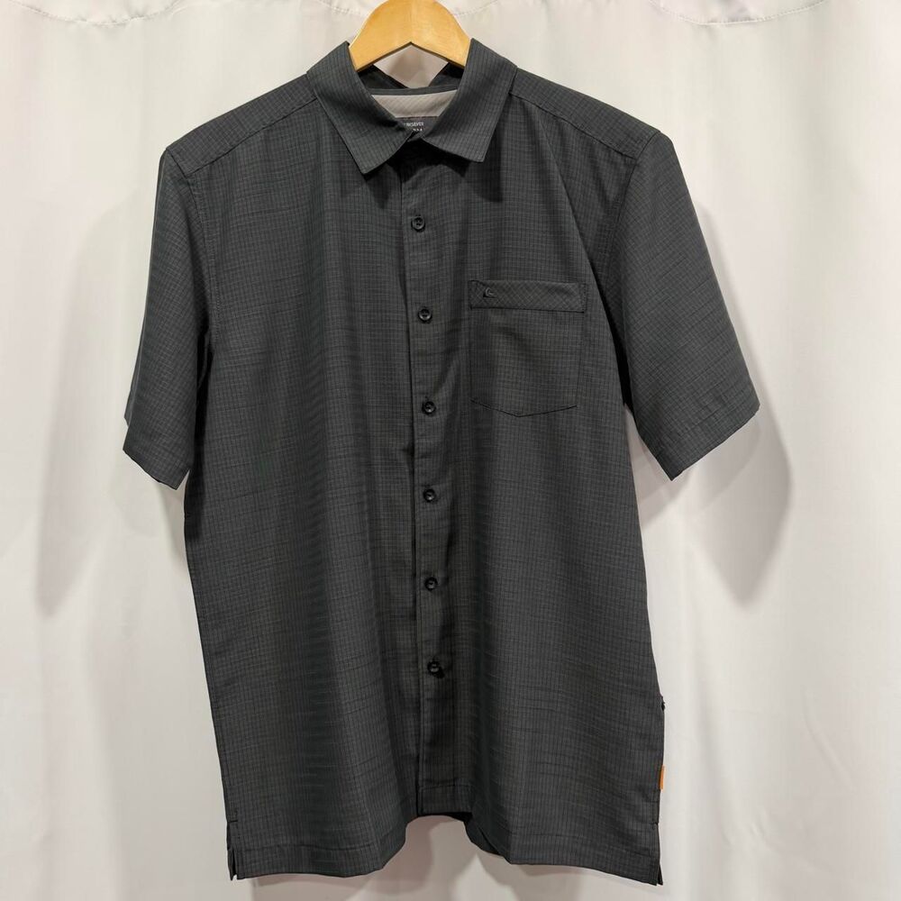 Quiksilver Men's Grey and Black Shirt